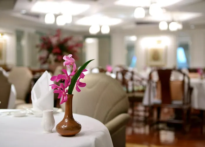 Hotel Evergreen Laurel
