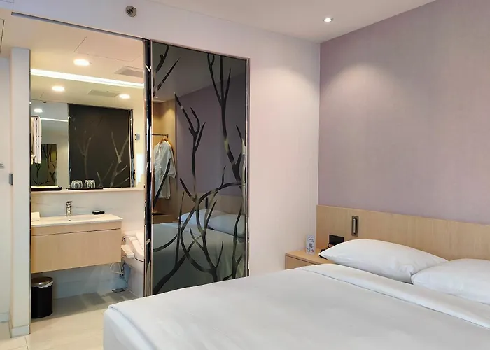 Evergreen Laurel 5*