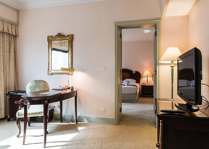Evergreen Laurel Hotel