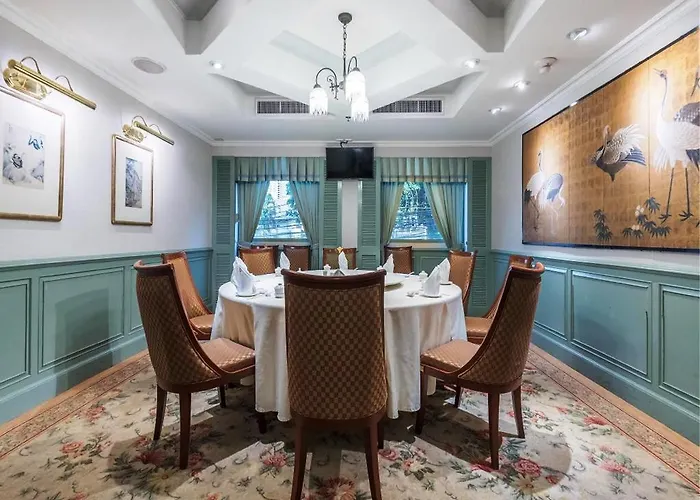 Hotel Evergreen Laurel