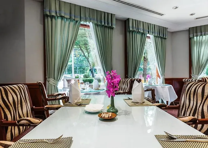 Evergreen Laurel 5*