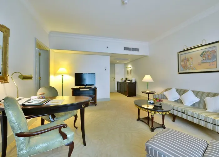 Hotel Evergreen Laurel